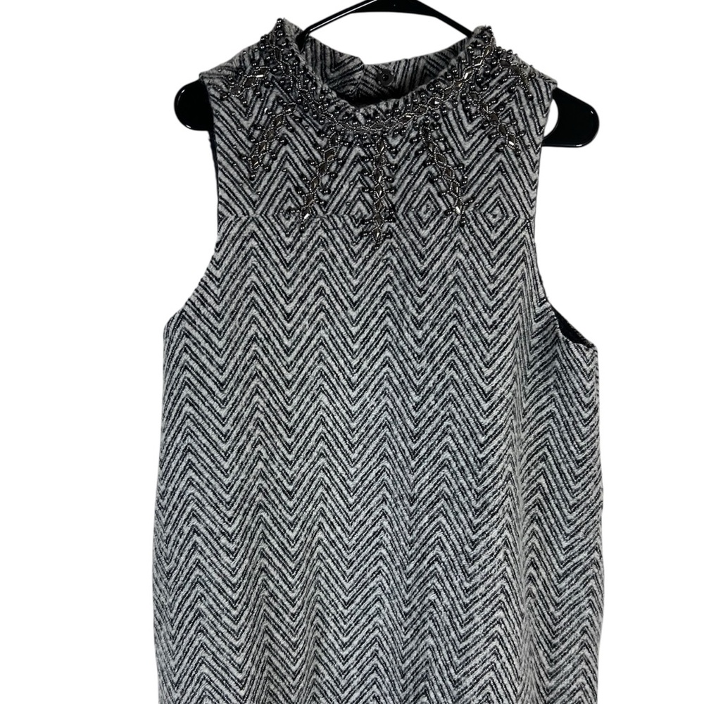 Romeo and Juliet Couture Sleeveless Shift Dress w Beaded Neckline Size L